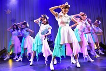 はちみつロケット「H.R.Black&White～光のスウィートカーニバル～」の様子。