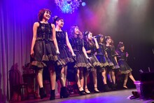 はちみつロケット「H.R.Black&White～闇のダークフェスティバル～」の様子。