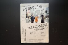 1階の壁にはTHE BOYS&GIRLSの直筆サインが入ったポスターが貼られている。