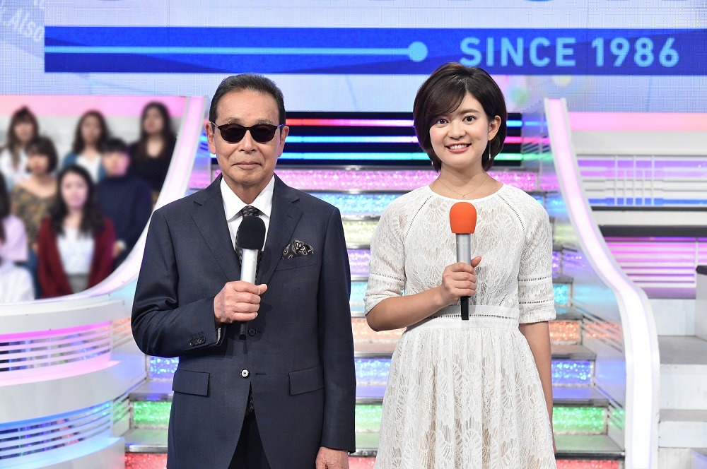左からタモリ、並木万里菜アナウンサー。(c)テレビ朝日