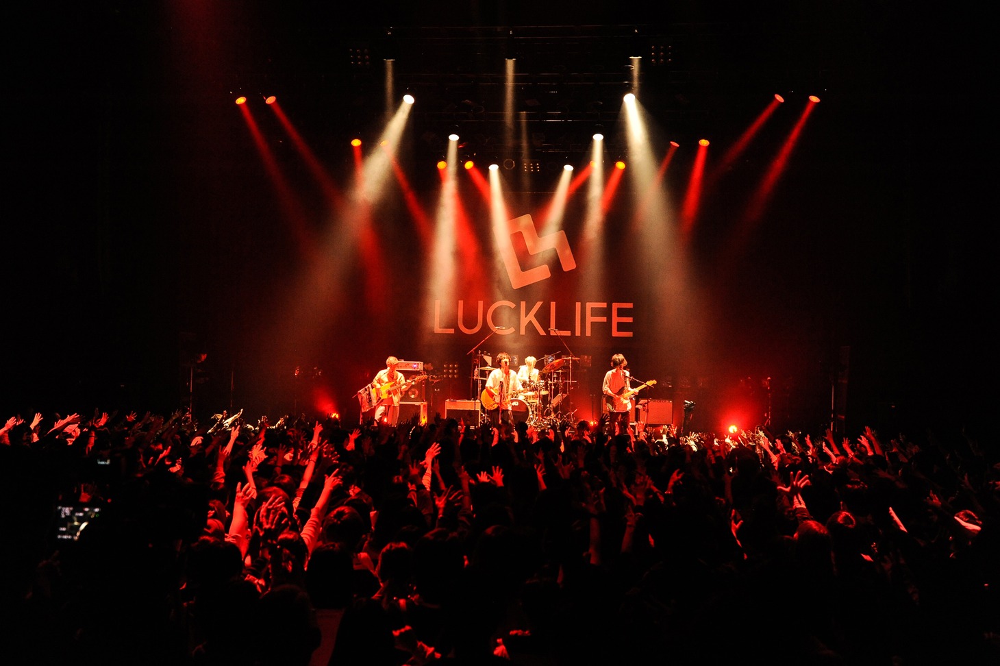 ラックライフ「10th Anniversary Tour "Winding Road"」東京・マイナビBLITZ赤坂公演の様子。（Photo by MASANORI FUJIKAWA）