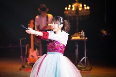 豊崎愛生が観客連れてタイムスリップ 70年代名曲披露したコンサート ライブレポート 写真11枚 音楽ナタリー