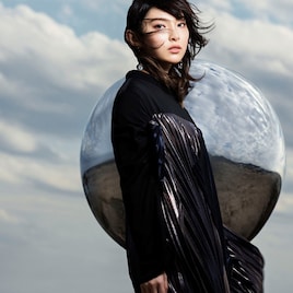 本日デビュー7周年の家入レオ、4月に6thアルバム「DUO」発表
