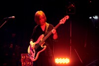 ごっきん（B, Cho）（撮影：太田好治）