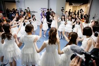 開演前の乃木坂46メンバーの様子。（写真提供：ソニー・ミュージックレコーズ）