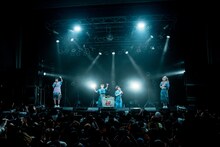 2周年を記念して鏡開きを行ったuijin。（撮影：稲垣謙一）