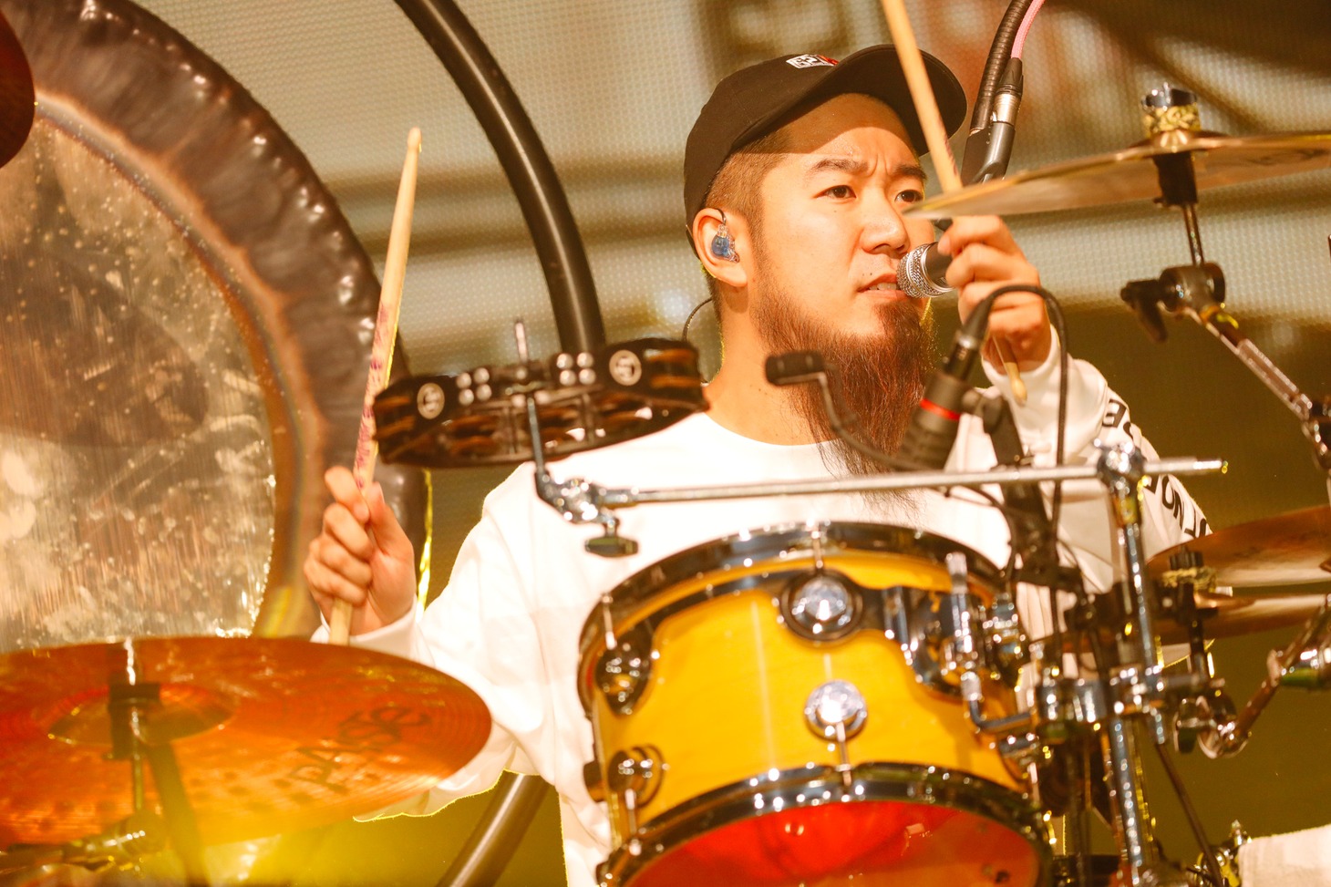 FUJI（Dr, Cho / WANIMA）（Photo by Yosuke Kamiyama）