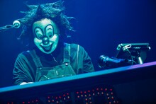 DJ LOVE（DJ / SEKAI NO OWARI）（Photo by Yosuke Kamiyama）