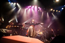 SHE IS SUMMER（撮影：曽我美芽）