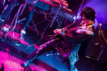 神田ジョン（G）（撮影：フジイタク）