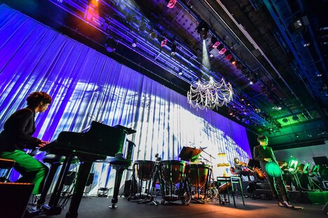 葉月単独公演「奏艶」の様子。（撮影：土屋良太）