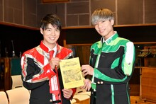 BOYS AND MENの辻本達規と吉原雅斗。(c)TBS