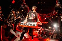 12月2日に行われた「Penguin Go a Road 2018-19『WILDに行こうぜ！』」千葉・KASHIWA PALOOZA公演の様子。（撮影：フジイタク）