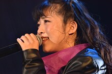 新井ひとみ