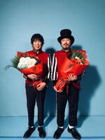 イオンのCM「MORE CHRISTMAS」撮影時のスキマスイッチ。