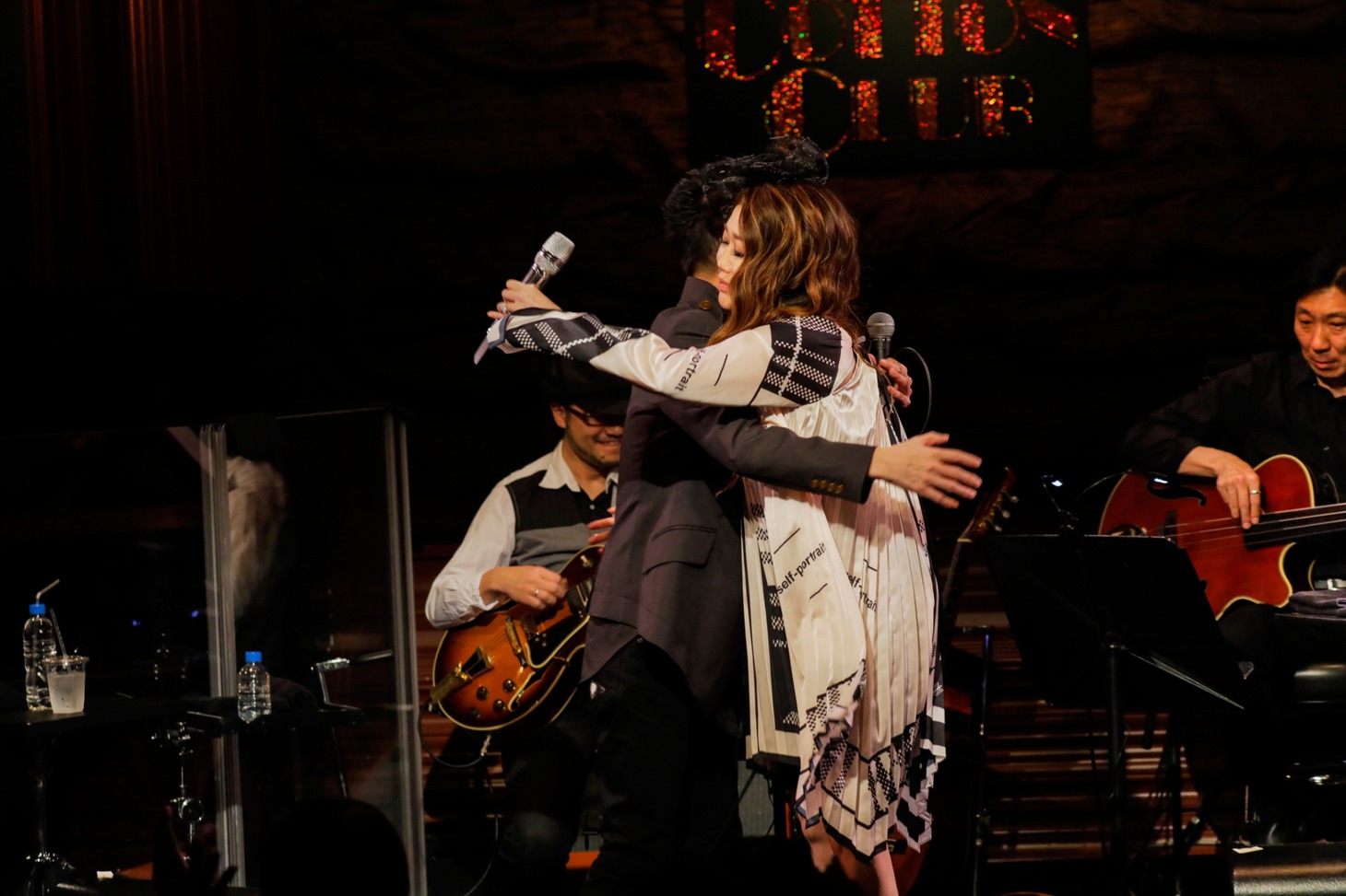 左から久保田利伸、JUJU。（撮影：塚田亮平）