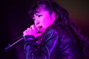 新井ひとみ
