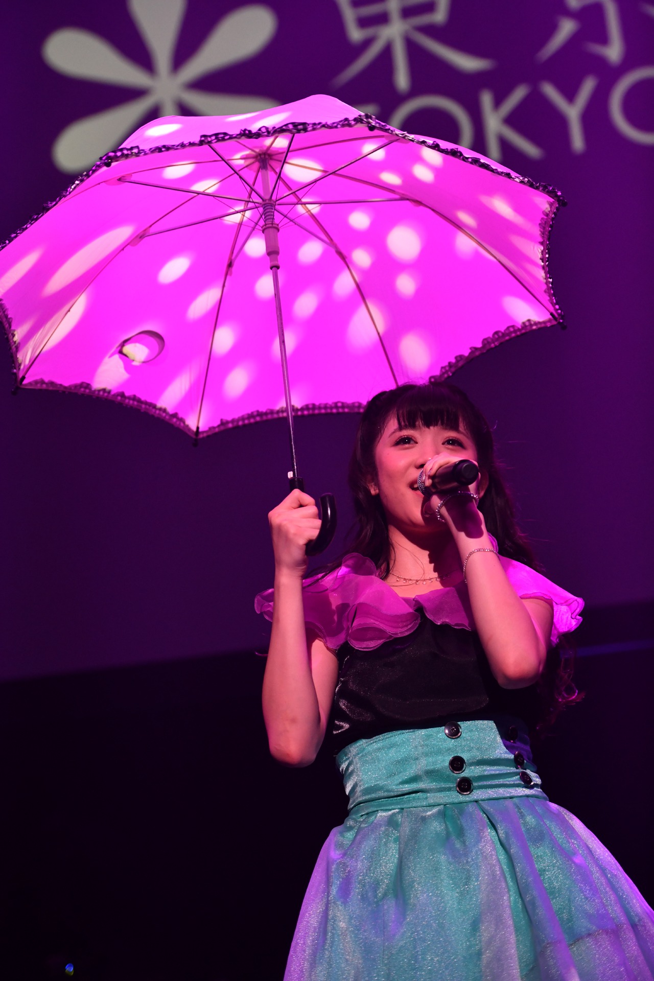 新井ひとみ