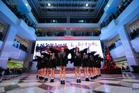 ラストアイドル「愛しか武器がない」発売記念イベントの様子。（Photo by Yoshifumi Shimizu）