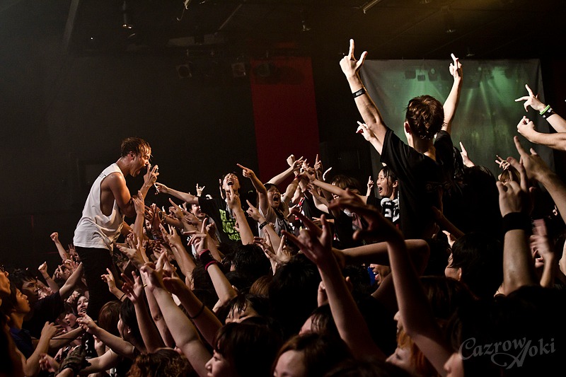 「MAD Ollie NAGOYA」で撮影したcoldrain。（写真提供：青木カズロー）