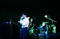 LILI LIMIT「size L」東京・TSUTAYA O-EAST公演の様子。（撮影：木村篤史）