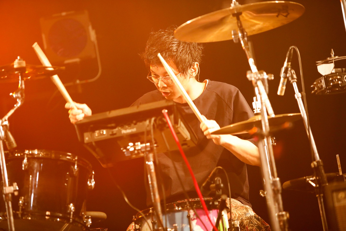 丸谷誠治（Dr）（撮影：木村篤史）