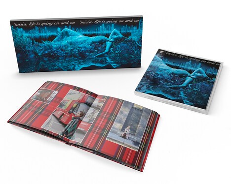 MISIA「Life is going on and on」初回限定盤の展開イメージ。