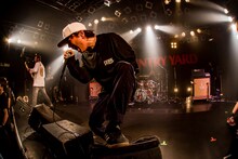 SHADOWS（Photo by TAKASHI KONUMA）