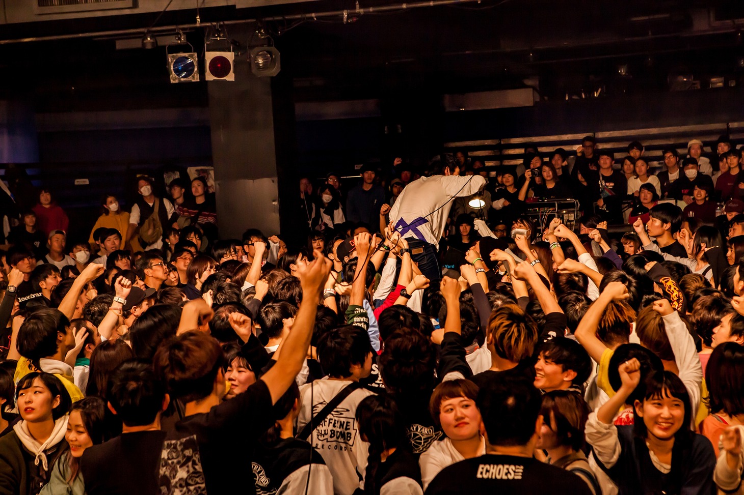 ハルカミライのライブの様子。（Photo by TAKASHI KONUMA）