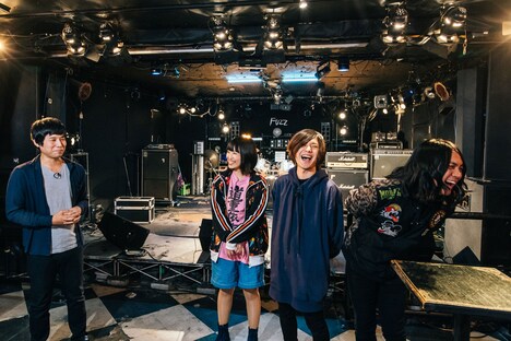 「ヤバイTシャツ屋さん『Tank-top Festival in JAPAN』SPECIAL」ロケの様子。（Photo by Akitake Kuwabara）