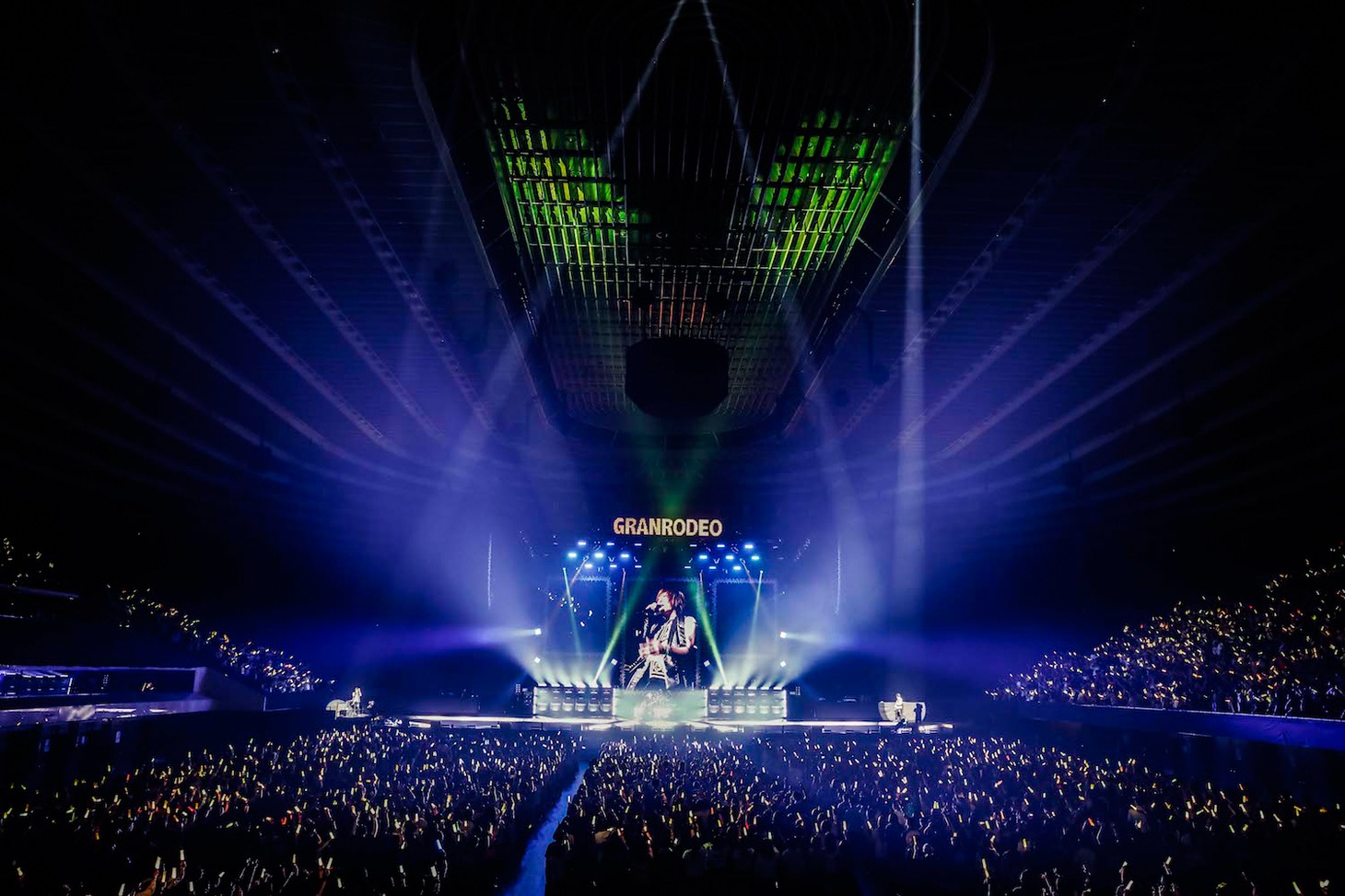 「GRANRODEO LIVE 2018 G13 ROCK☆SHOW "Don't show your back!"」大阪・大阪城ホール公演の様子。（撮影：キセキミチコ）