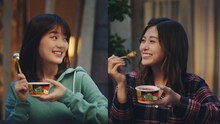 「明治エッセルスーパーカップ Sweet's」の新テレビCM「スイーツな帰り道（ショコラオランジュ）」編のワンシーン。(c)乃木坂46LLC