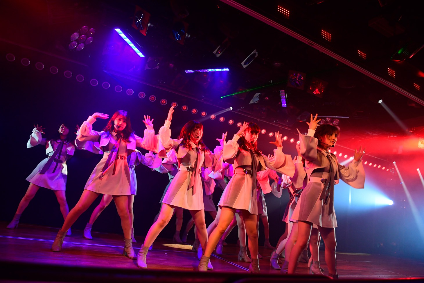 「AKB48劇場13周年特別記念公演」の様子。(c)AKS