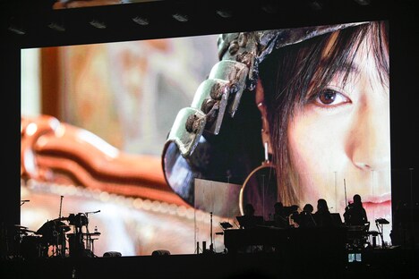 ショートムービー上映中のステージ。