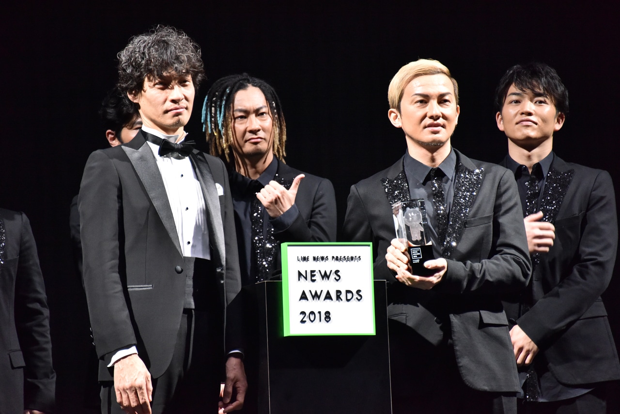 左からLINE株式会社上級執行役員メディア担当島村武志氏、TOMO、ISSA、KENZO。