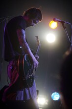 横山健（Vo, G / Ken Yokoyama）（Photo by Maki Ishii）