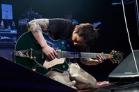 横山健（Vo, G / Ken Yokoyama）（Photo by Maki Ishii）