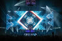 THE ORAL CIGARETTES「Kisses and Kills Tour 2018-2019 Arena series ～Directly In a wide place～」愛知・日本ガイシホール公演の様子。（撮影：鈴木公平）