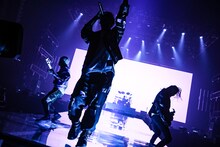 THE ORAL CIGARETTES「Kisses and Kills Tour 2018-2019 Arena series ～Directly In a wide place～」愛知・日本ガイシホール公演の様子。（撮影：鈴木公平）