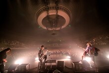 THE ORAL CIGARETTES「Kisses and Kills Tour 2018-2019 Arena series ～Directly In a wide place～」愛知・日本ガイシホール公演の様子。（Photo by Viola Kam［V'z Twinkle］）