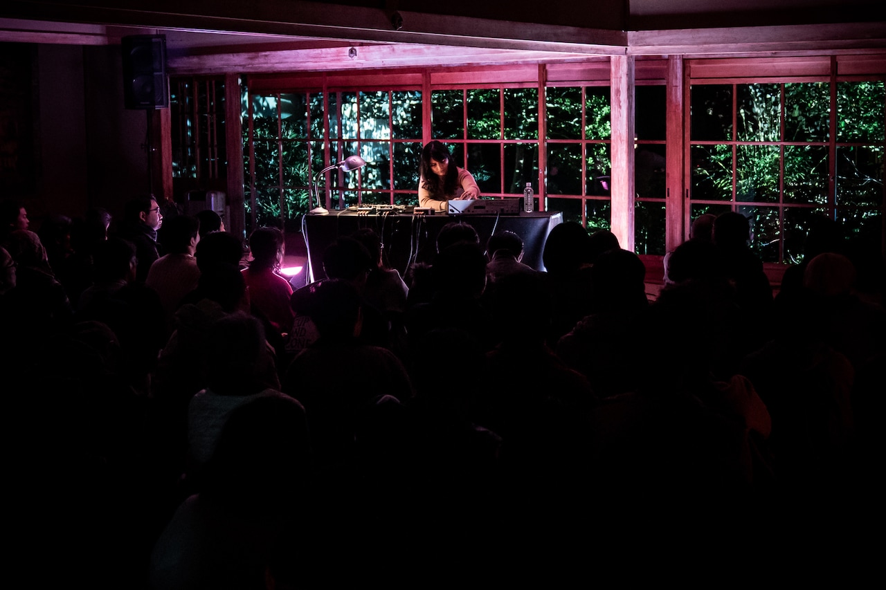 サラ・ダバーチ（撮影：井上嘉和）