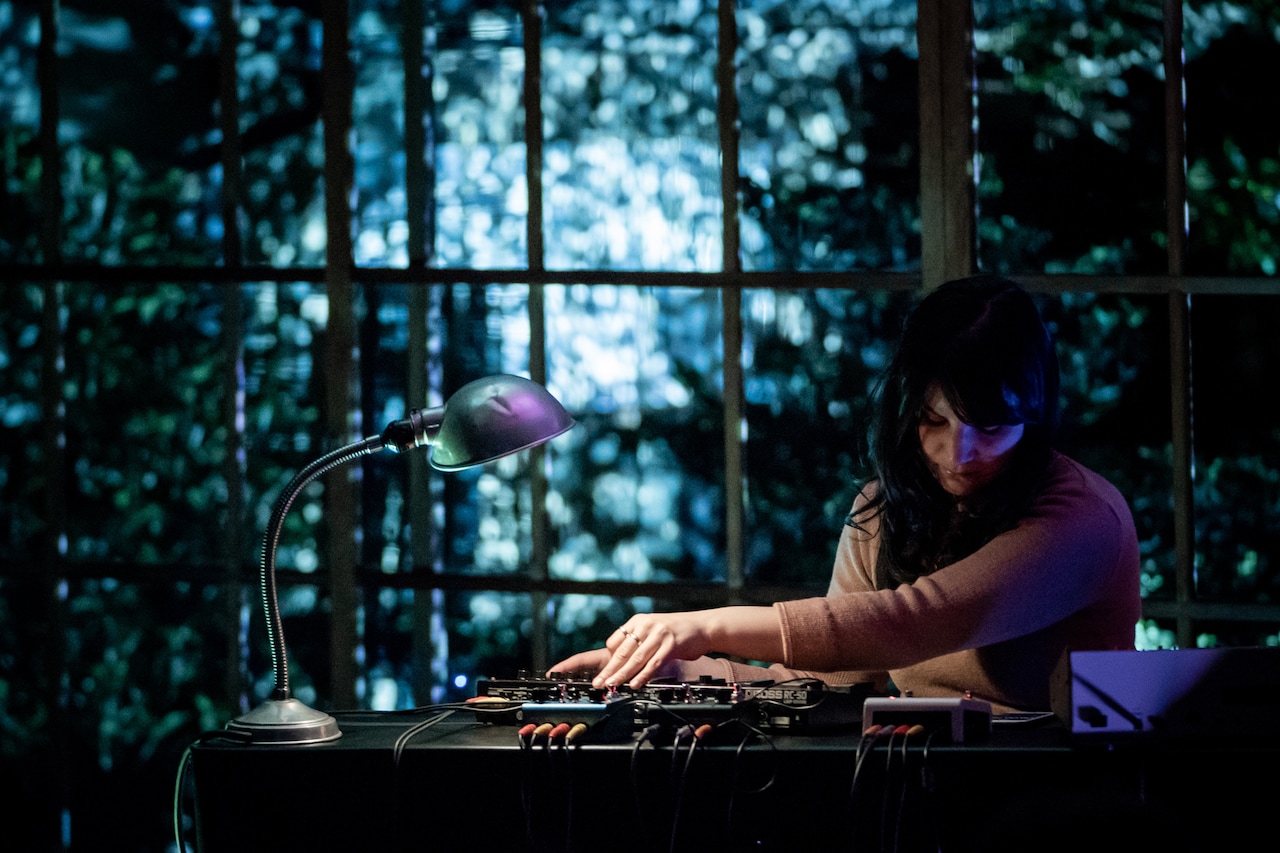 サラ・ダバーチ（撮影：井上嘉和）