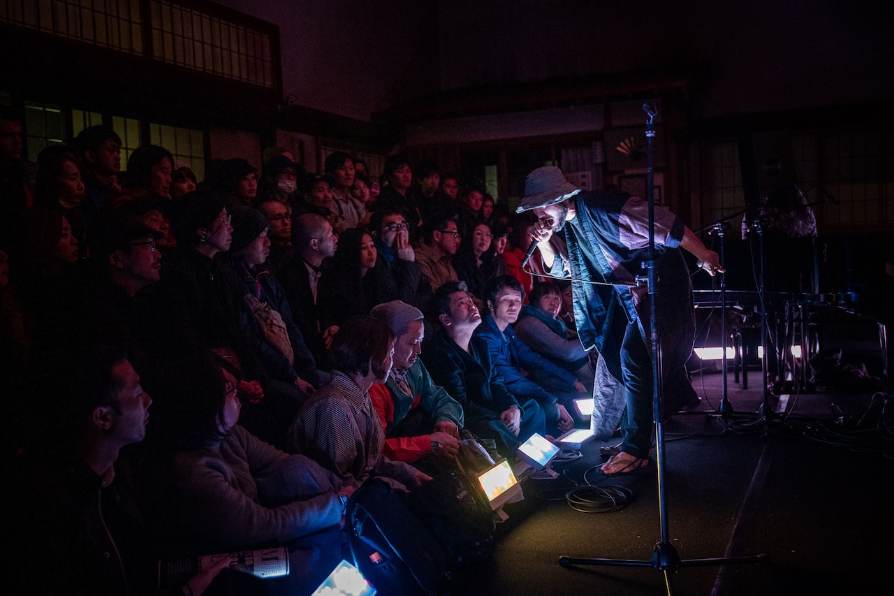 志人×スガダイロー（撮影：井上嘉和）