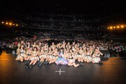「9th anniversary アイドルカレッジ9大都市ツアー!!!～奇跡と軌跡、未踏のチャレンジ!!!～」東京・TOKYO DOME CITY HALL公演で撮影された記念写真。（写真提供：ブルーローズ）