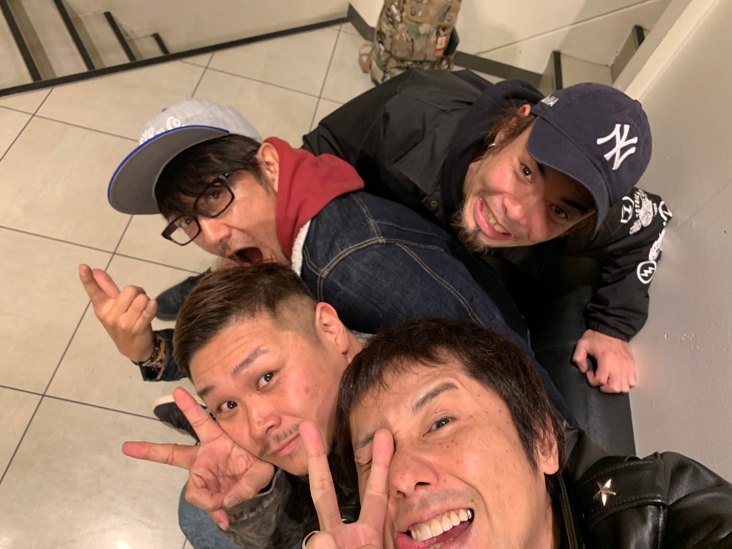 Ken Yokoyama。手前から2番目がEiji（Dr）。