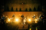 THE NOVEMBERS「Hostess Club Presents "HOLY" THE NOVEMBERS Live at Shinagawa Gloria Chapel」の様子。（Photo by Atsuki Umeda）