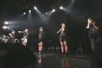 「Shine Fine Movement 3rdワンマンライブ ～リフレクティア～」の様子。（写真提供：日本コロムビア）