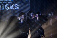 左から朝倉みずほ、カイ。（撮影：林晋介）