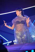 コムアイ（提供：YouTube）