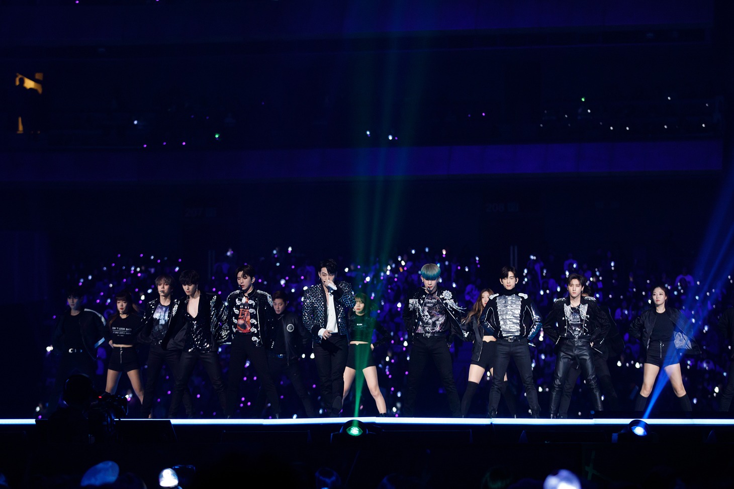 MONSTA X